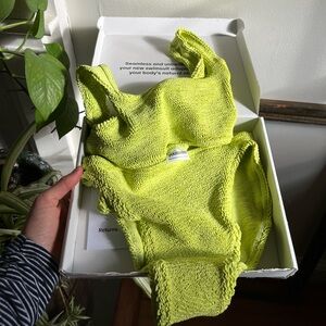 NWT YouSwim Size 1 Standard Waist Yuzu